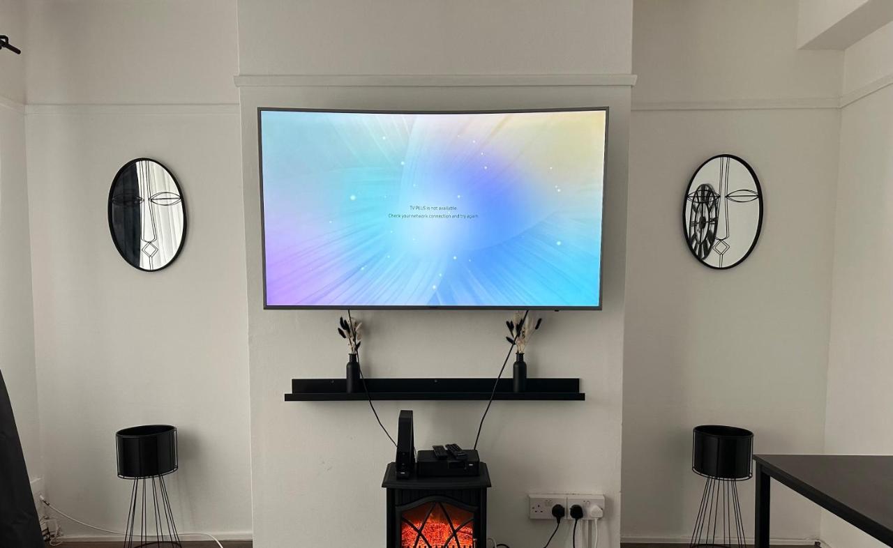 Lovely 2Bedroom 4Mins From Wimbledon Station Лондон Экстерьер фото