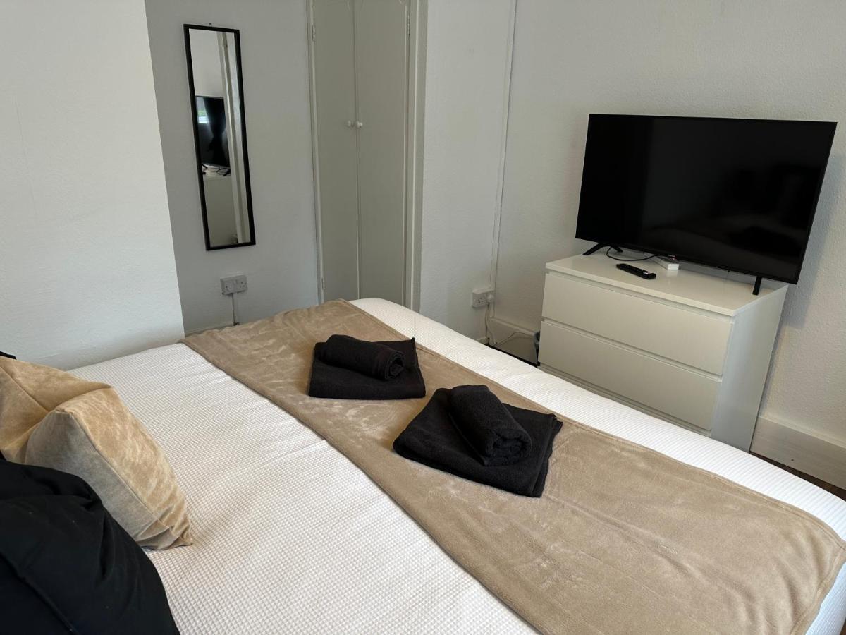 Lovely 2Bedroom 4Mins From Wimbledon Station Лондон Экстерьер фото