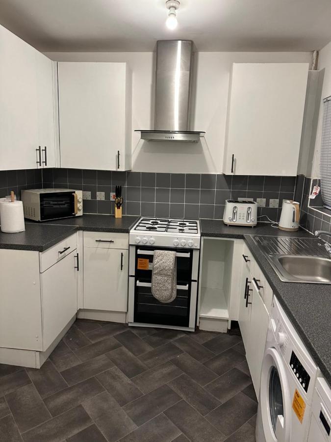 Lovely 2Bedroom 4Mins From Wimbledon Station Лондон Экстерьер фото